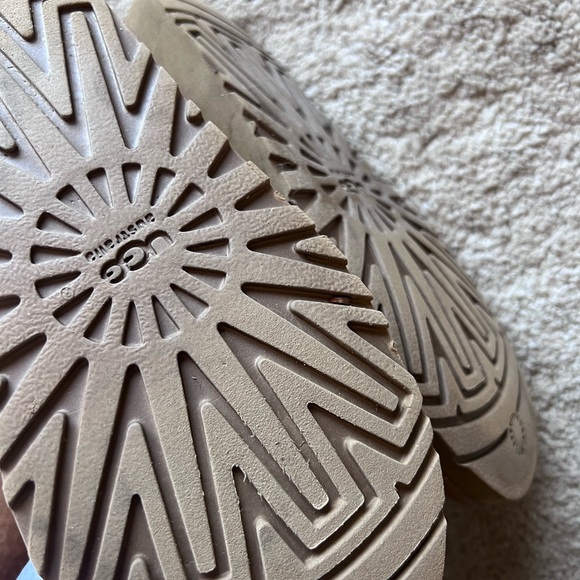 Tall UGG boots - Picture 5 of 6